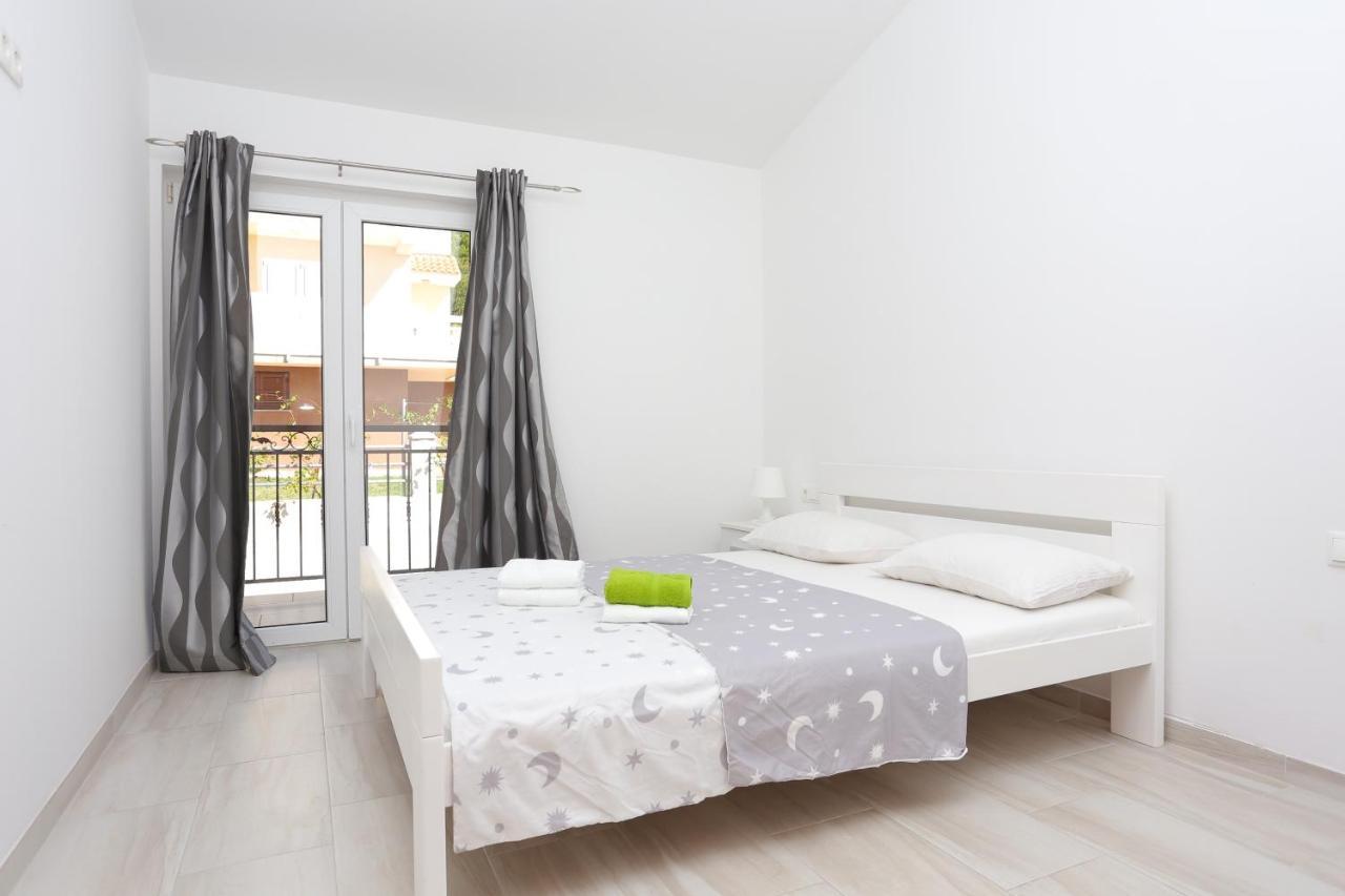 Apartments With A Parking Space Stanici, Omis - 17894 Camera foto